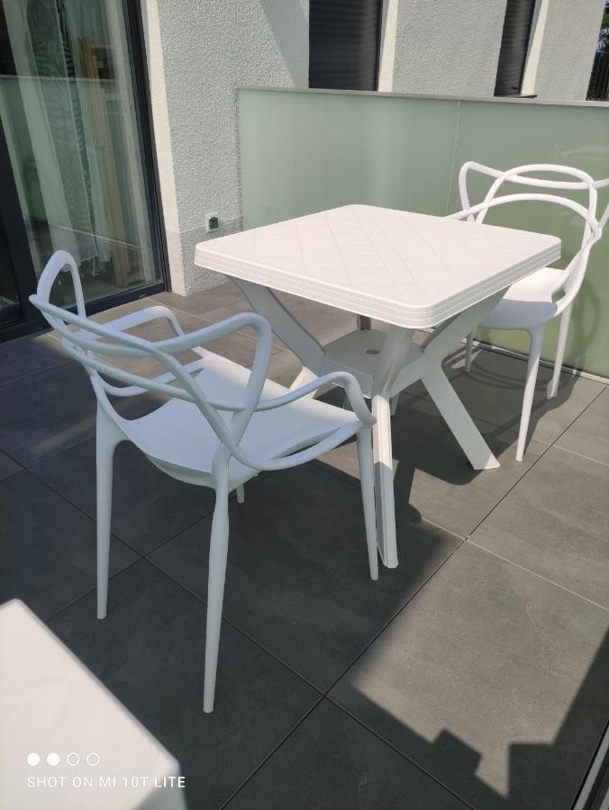 Apartament Tecza Rewal Buitenkant foto